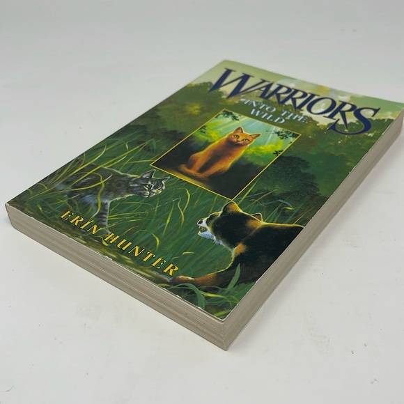 3/$15 WARRIORS: Into the Wild. Book 1. - Picture 4 of 5